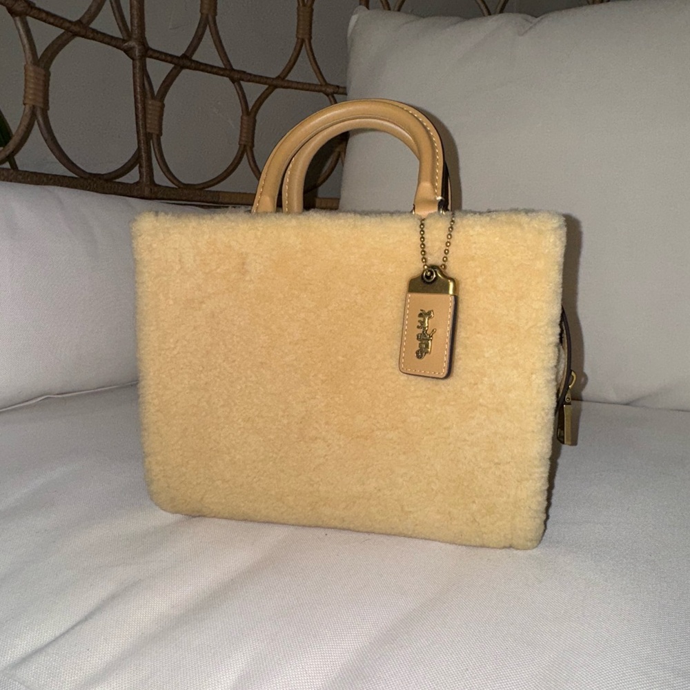 Coach Rogue Shearling 25